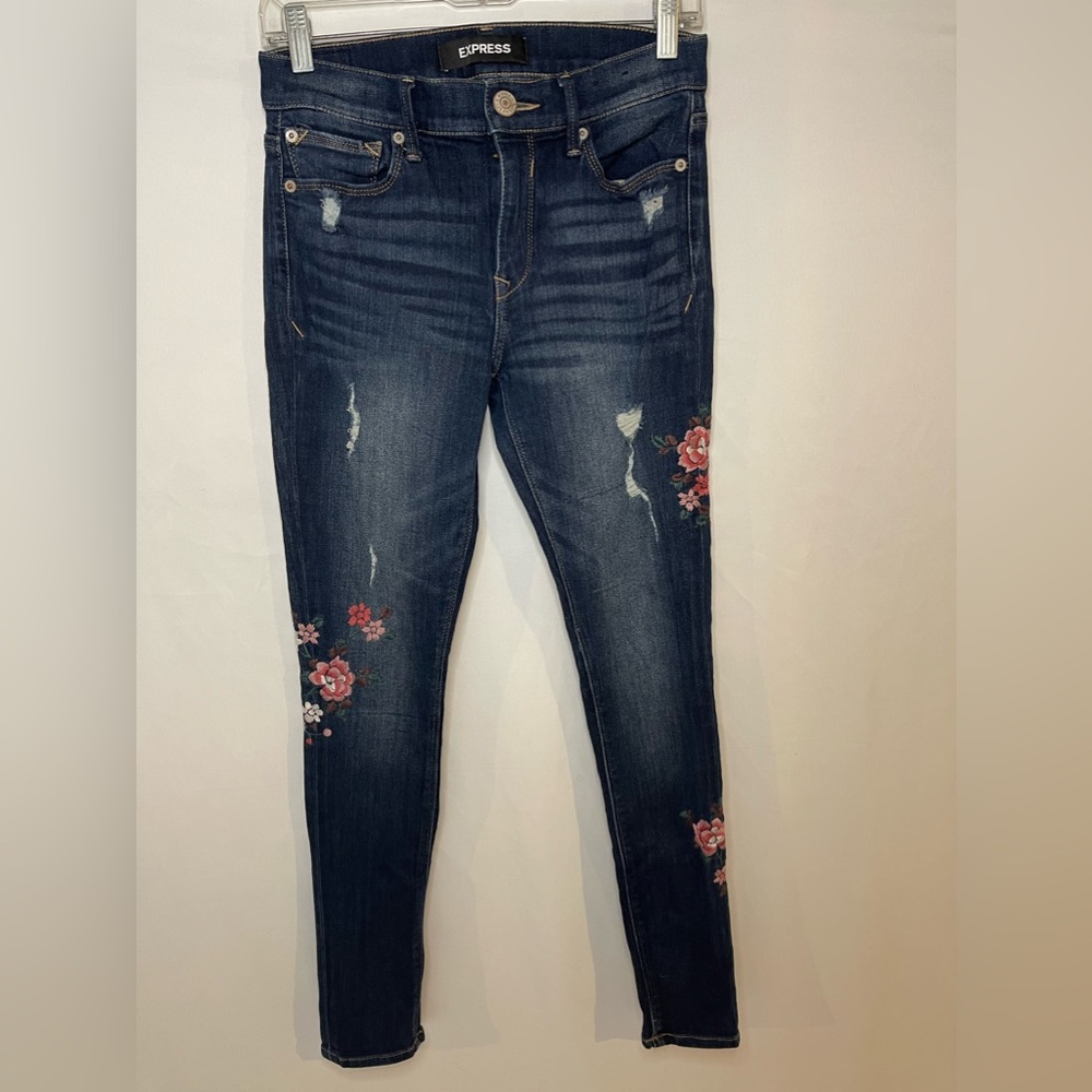 Express High Waisted Medium Wash Embroidered Ripped 90s Skinny/legging Jeans